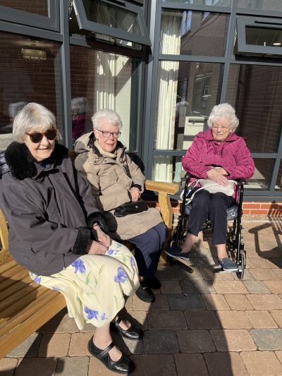 A Sunny Sunday Stroll at Sid Bailey