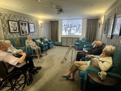Montagu Hall Residents Revel in Musical Morning Magic