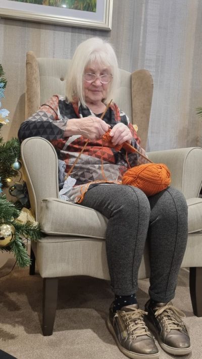 Rossendale House Residents Knit Together in Joyful New Group