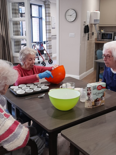 Old Norse Lodge Residents Enjoy Tea and Cake Afternoon