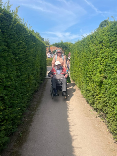 Montagu Hall Residents Enjoy a Trip to Wentworth Garden Centre